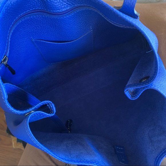 Longchamp Roseau Essential Cobalt Blue Pebbled Leather Medium Shoulder Tote Bag - Picture 7 of 10